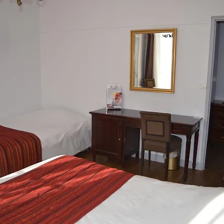 Szálloda Brit Comtes De Champagne - Centre Historique 2*