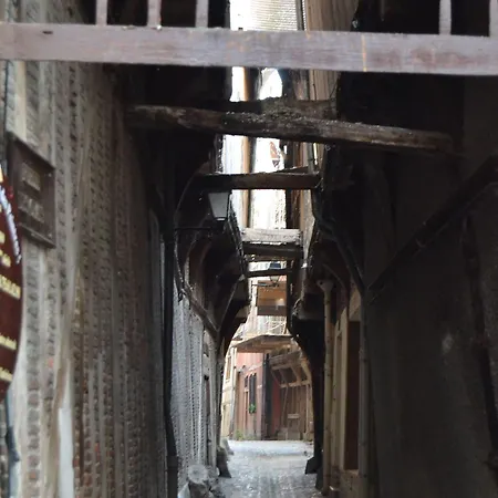 Hotel Brit Comtes De Champagne - Centre Historique 2*