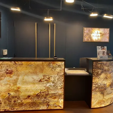 Brit Comtes De Champagne - Centre Historique Hotel