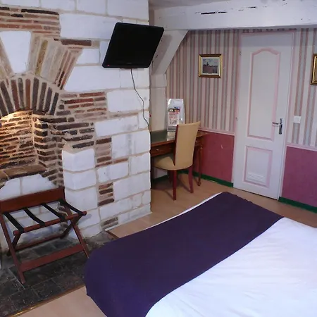 Szálloda Brit Comtes De Champagne - Centre Historique 2*