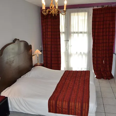 Szálloda Brit Comtes De Champagne - Centre Historique 2*