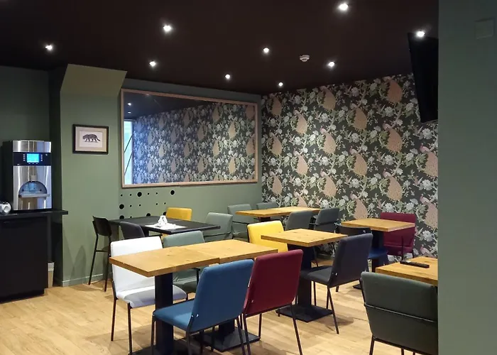 Brit Comtes De Champagne - Centre Historique Hotel 2*