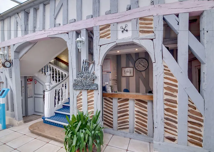 Brit Comtes De Champagne - Centre Historique 2* Troyes